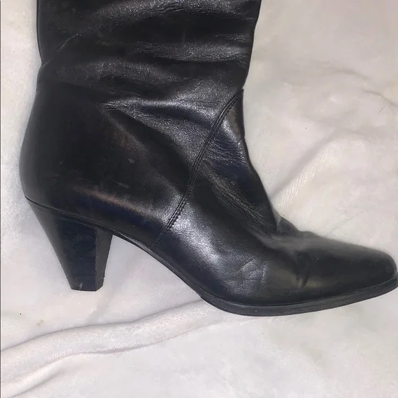 Saks Fifth Avenue Black Knee Boots with Chunky Heel - Picture 5 of 16